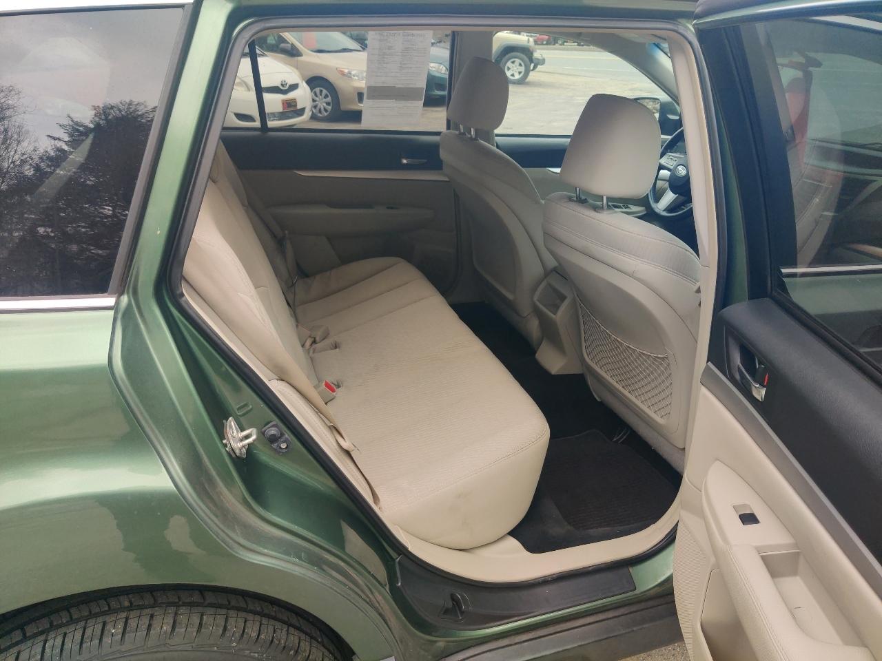 Subaru Outback 2.5i Premium 2010