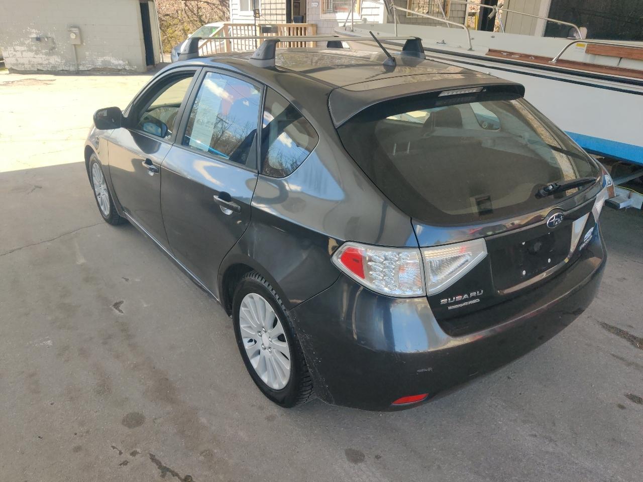 Subaru Impreza 2.5i Premium 5-Door 2011