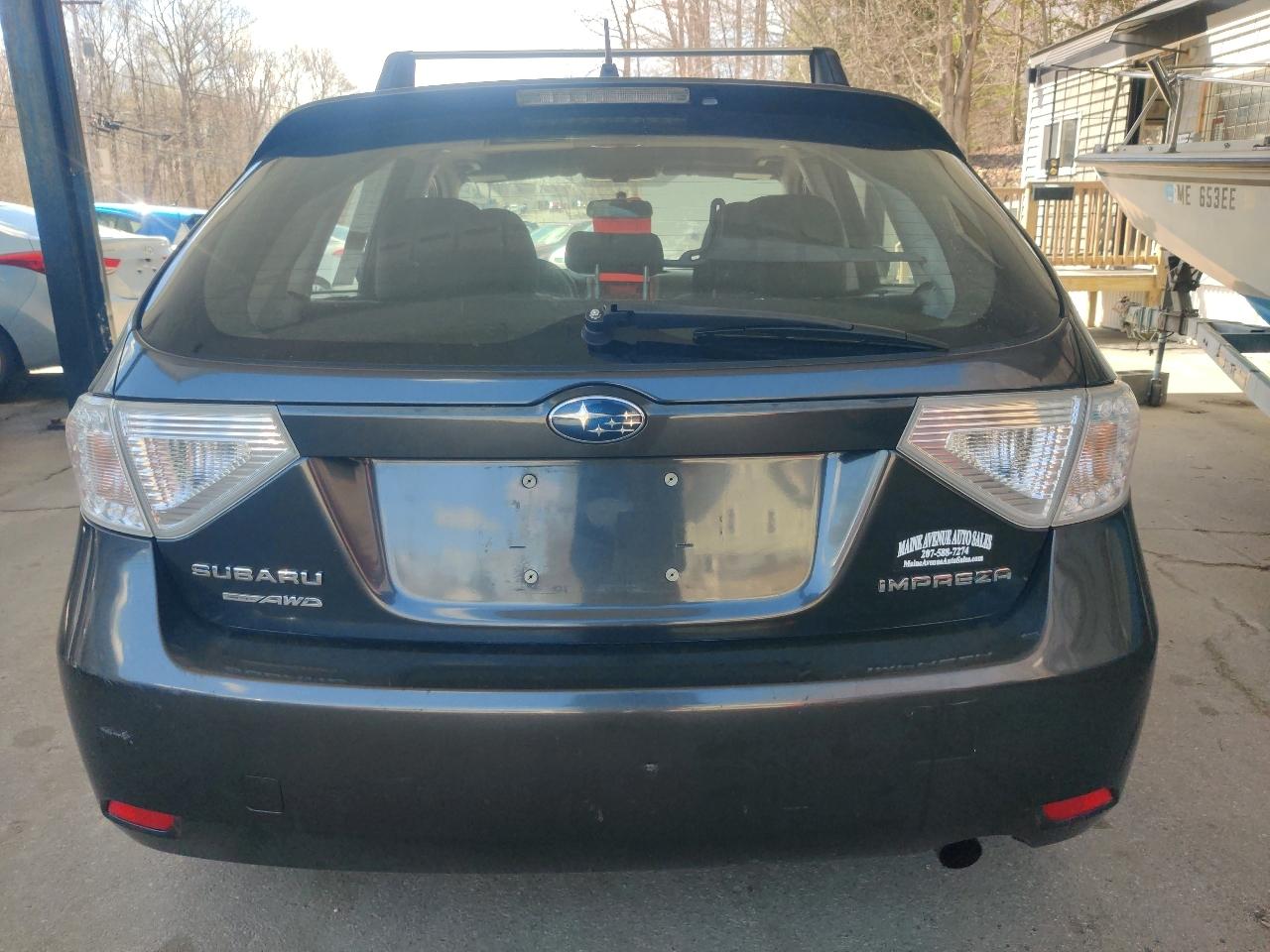 Subaru Impreza 2.5i Premium 5-Door 2011