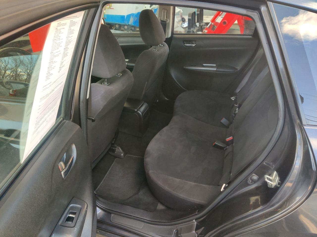 Subaru Impreza 2.5i Premium 5-Door 2011