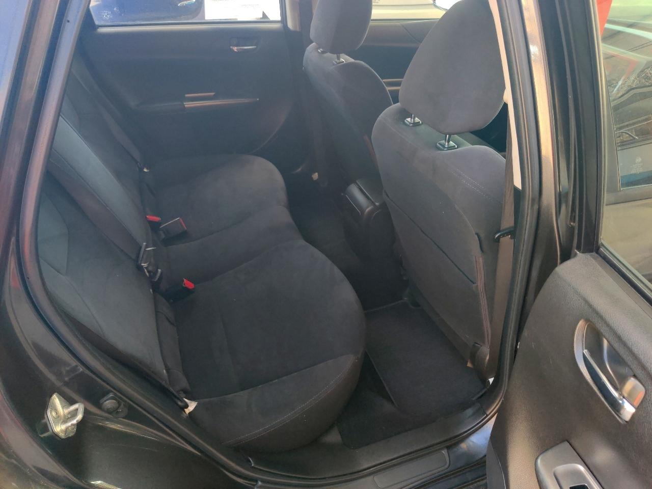 Subaru Impreza 2.5i Premium 5-Door 2011