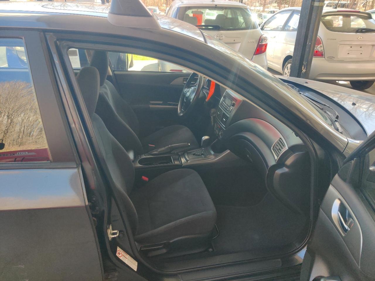 Subaru Impreza 2.5i Premium 5-Door 2011