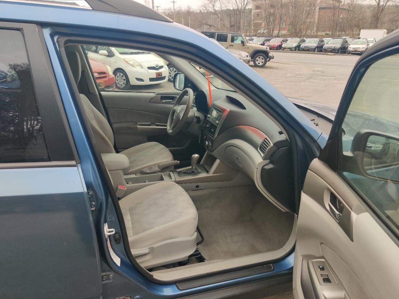 Subaru Forester 2.5X Premium 2010