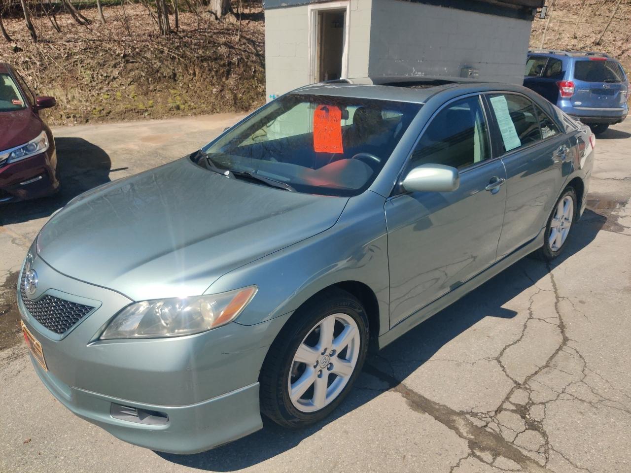 Toyota Camry SE 5-Spd AT 2009