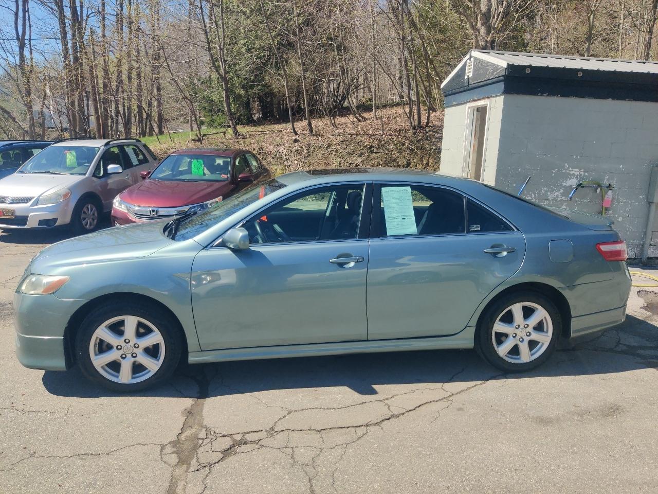 Toyota Camry SE 5-Spd AT 2009