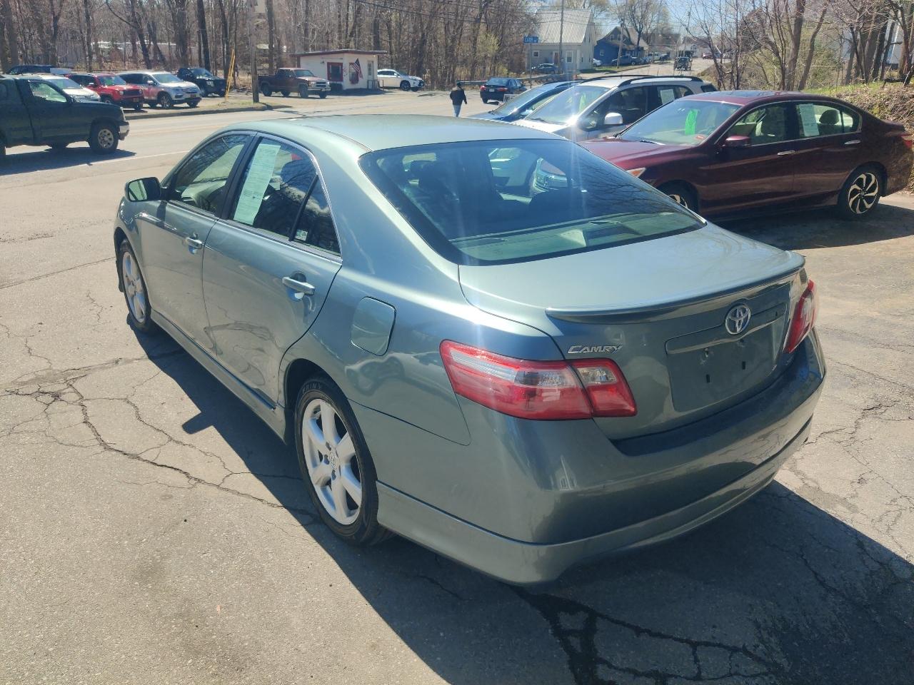 Toyota Camry SE 5-Spd AT 2009