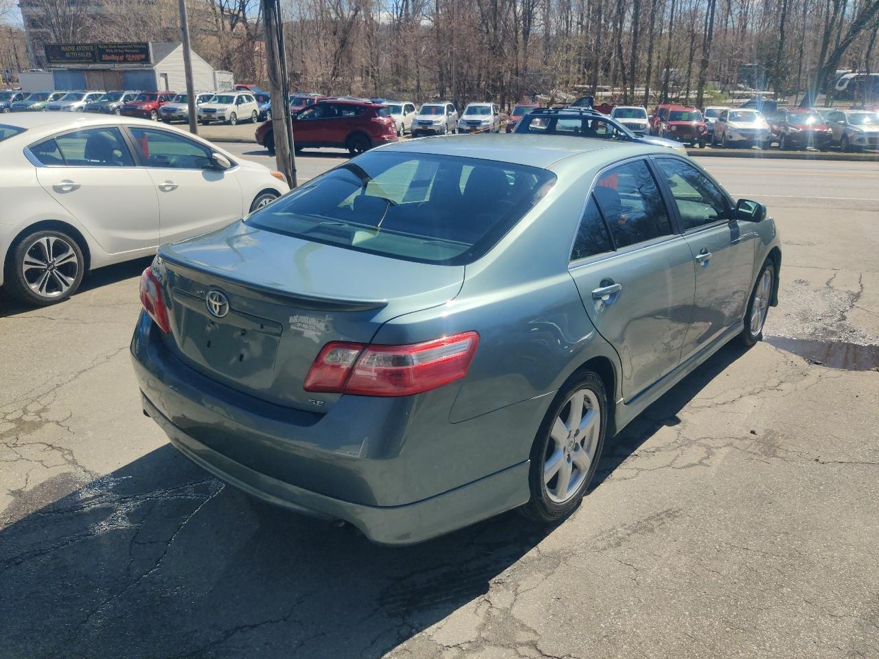 Toyota Camry SE 5-Spd AT 2009