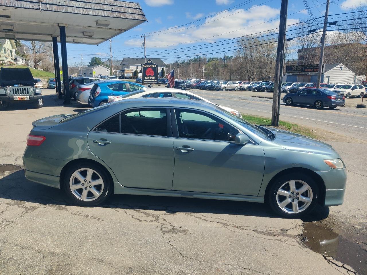 Toyota Camry SE 5-Spd AT 2009