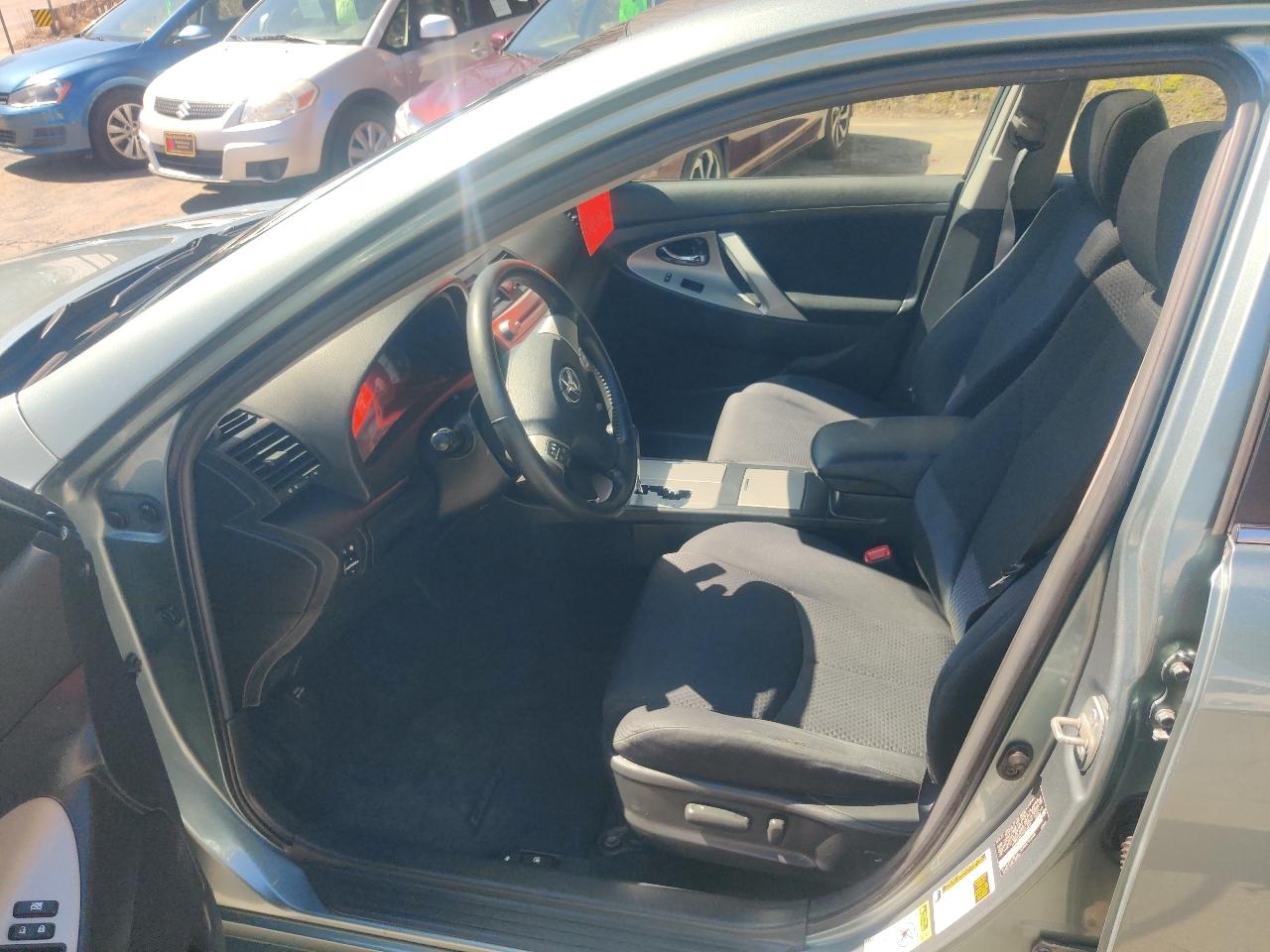 Toyota Camry SE 5-Spd AT 2009