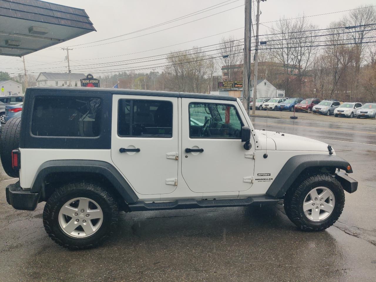 Jeep Wrangler Unlimited Sport 4WD 2017