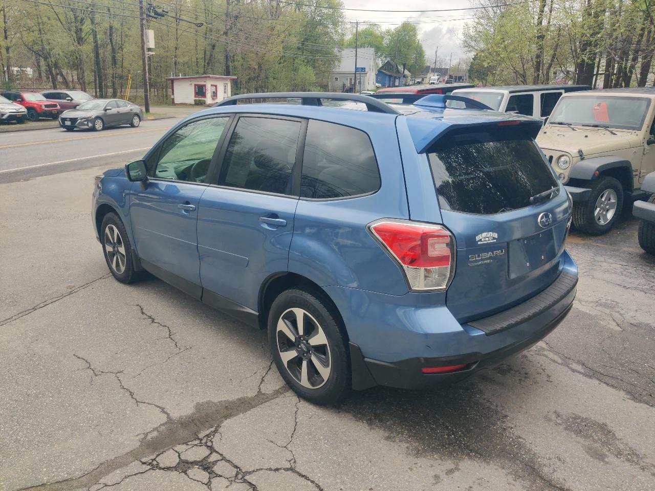 Subaru Forester 2.5i Premium PZEV CVT 2017