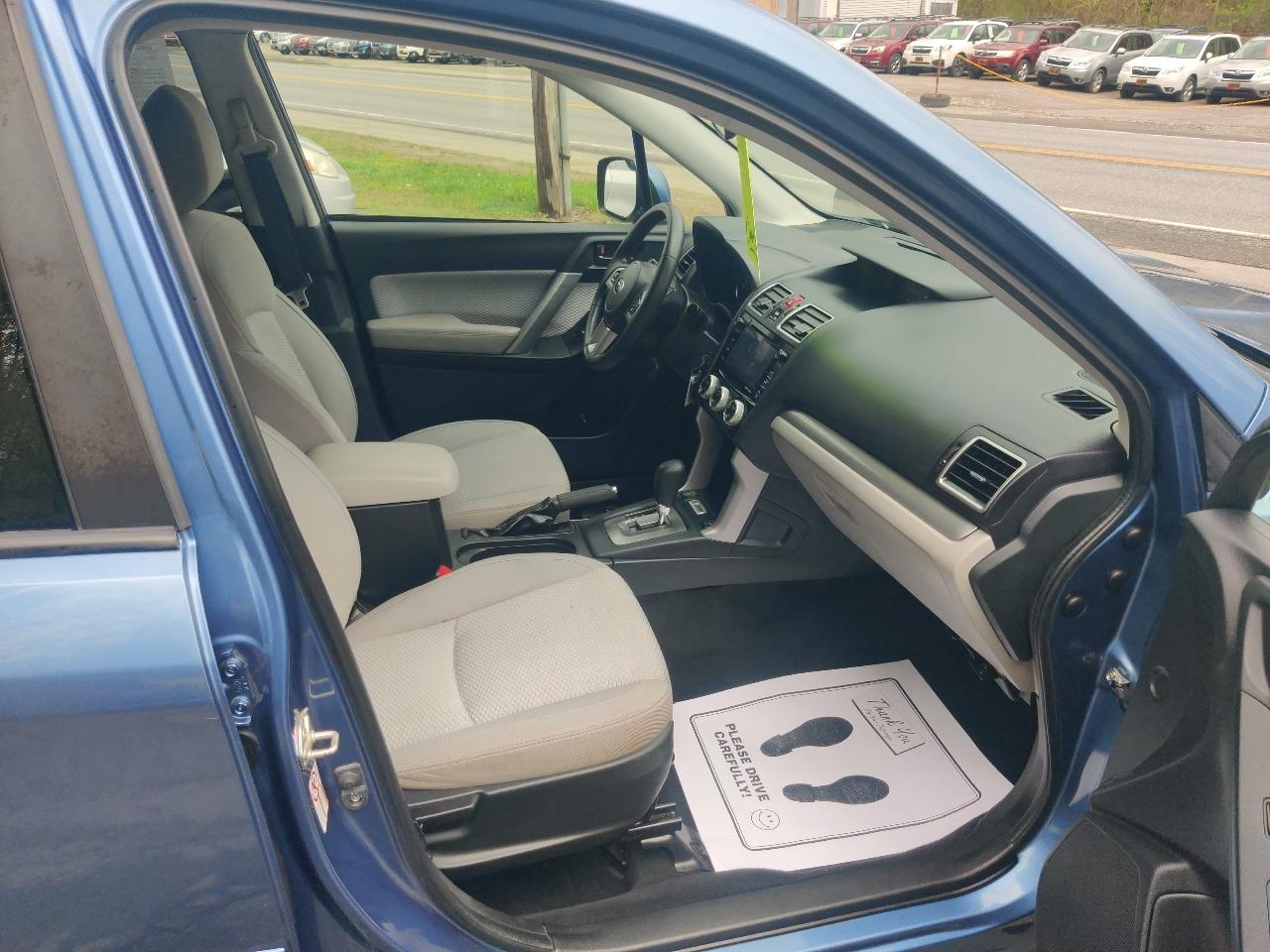 Subaru Forester 2.5i Premium PZEV CVT 2017