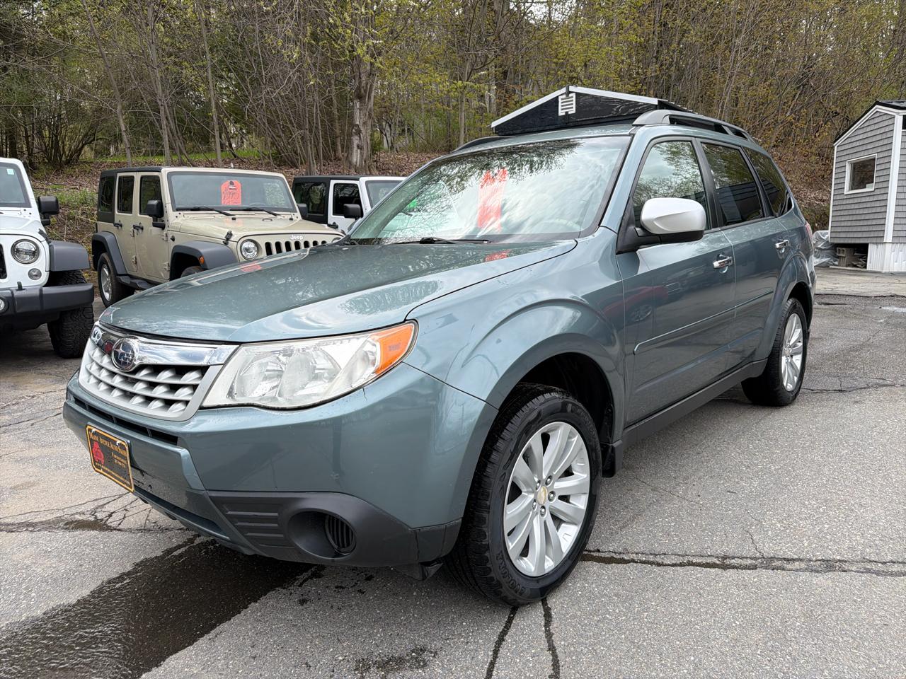 Subaru Forester 2.5X Premium 2011