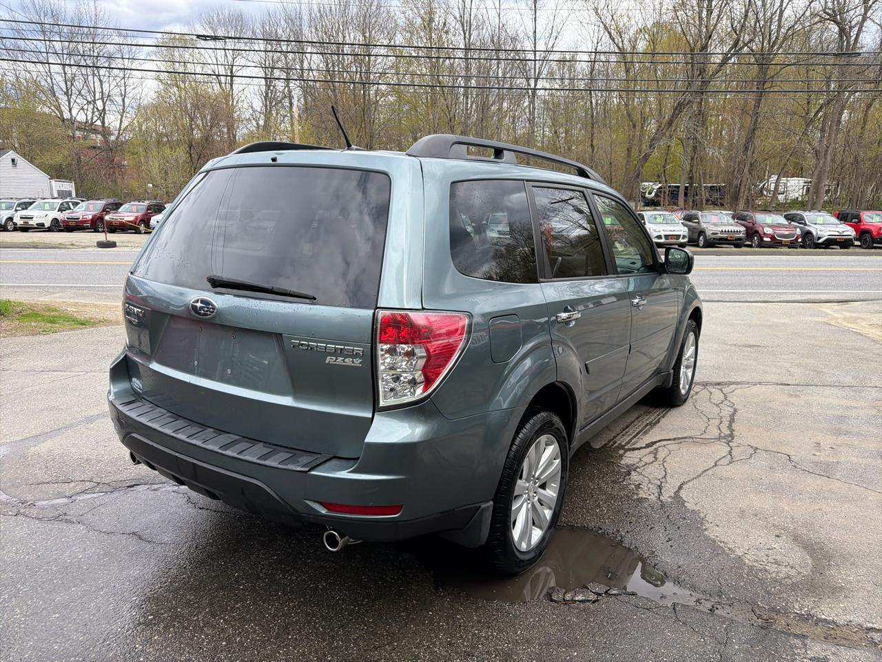 Subaru Forester 2.5X Premium 2011