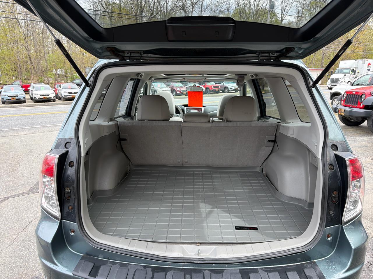 Subaru Forester 2.5X Premium 2011