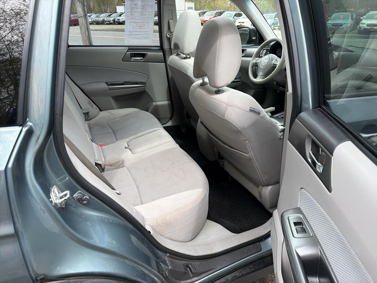 Subaru Forester 2.5X Premium 2011