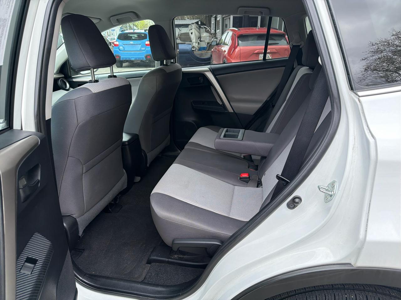 Toyota RAV4 LE AWD 2014