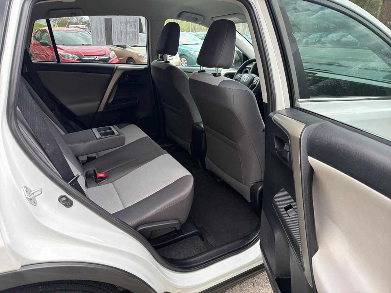 Toyota RAV4 LE AWD 2014