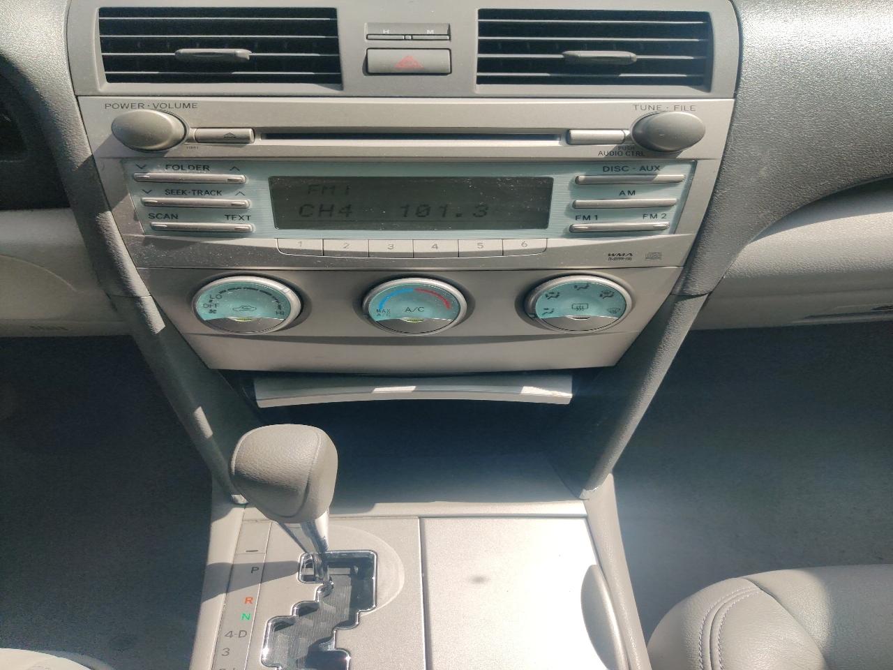 Toyota Camry XLE 5-Spd AT 2009