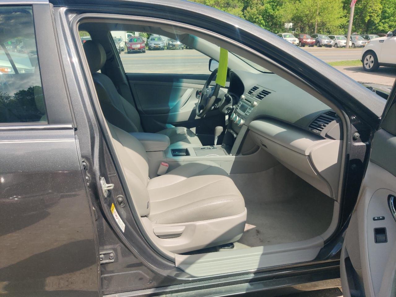 Toyota Camry XLE 5-Spd AT 2009