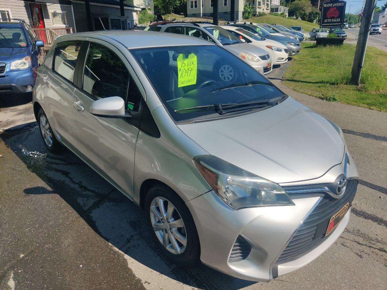 Toyota Yaris LE 5-Door AT 2015