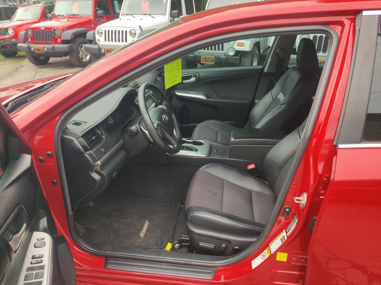 Toyota Camry SE 2014