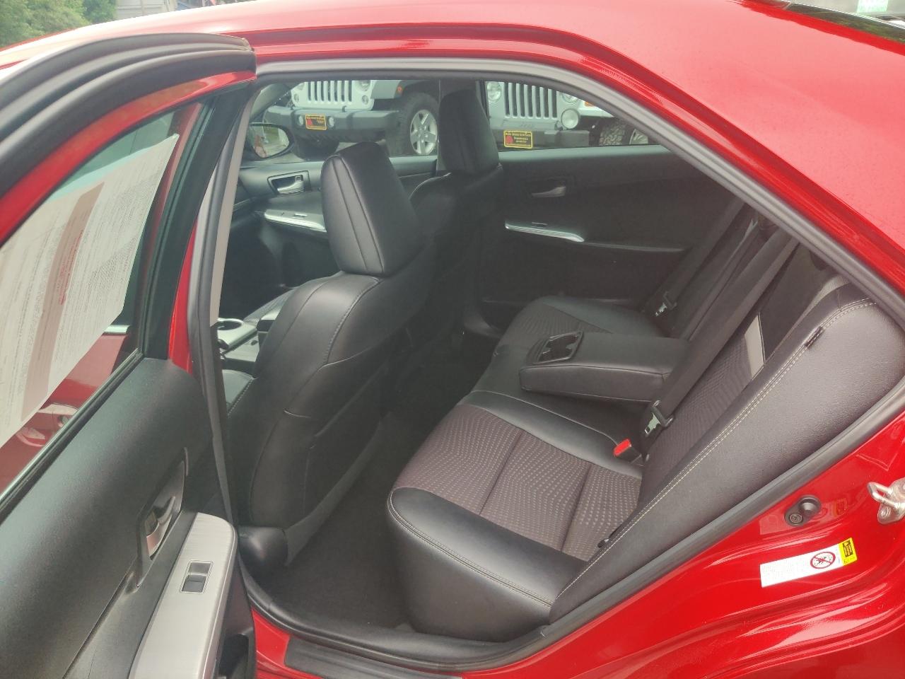 Toyota Camry SE 2014