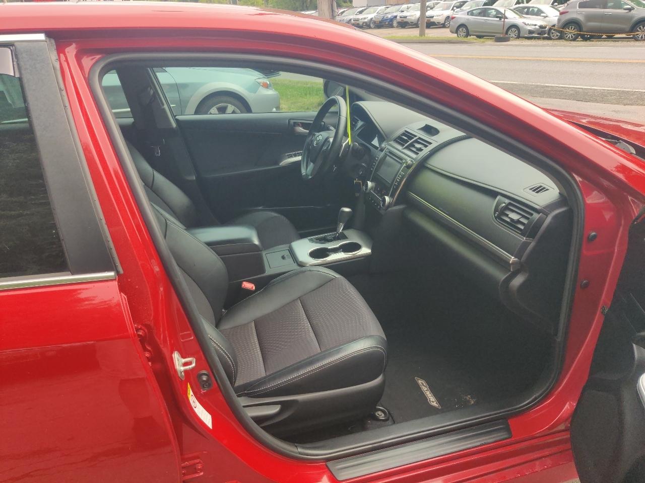Toyota Camry SE 2014