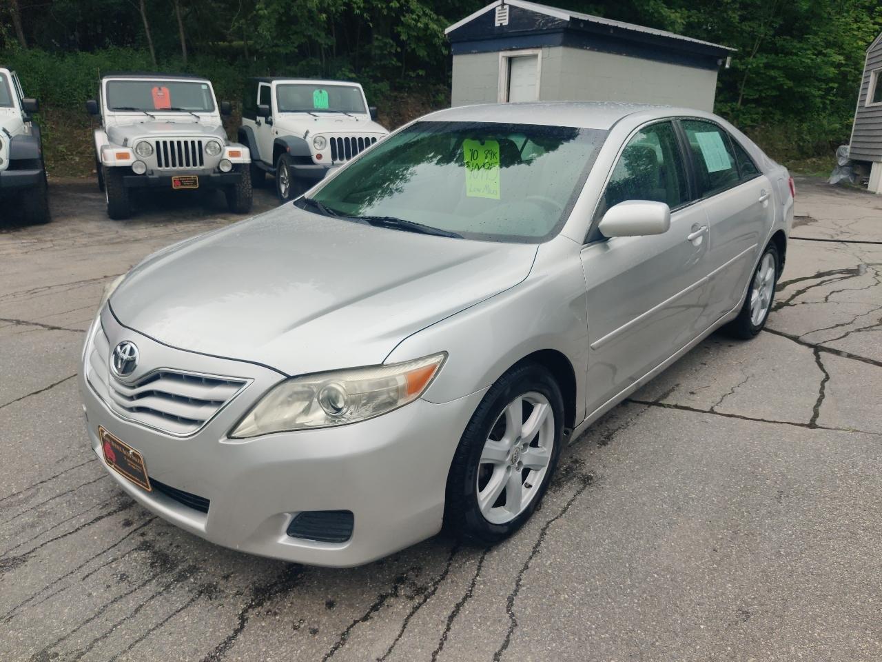 Toyota Camry LE 6-Spd AT 2010