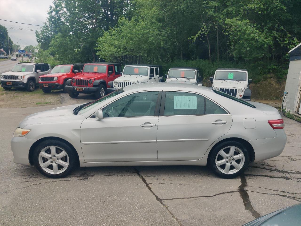 Toyota Camry LE 6-Spd AT 2010