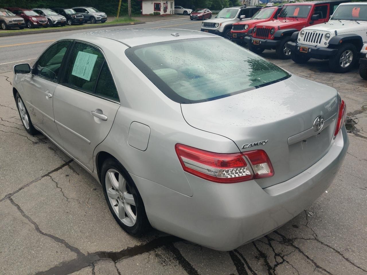 Toyota Camry LE 6-Spd AT 2010