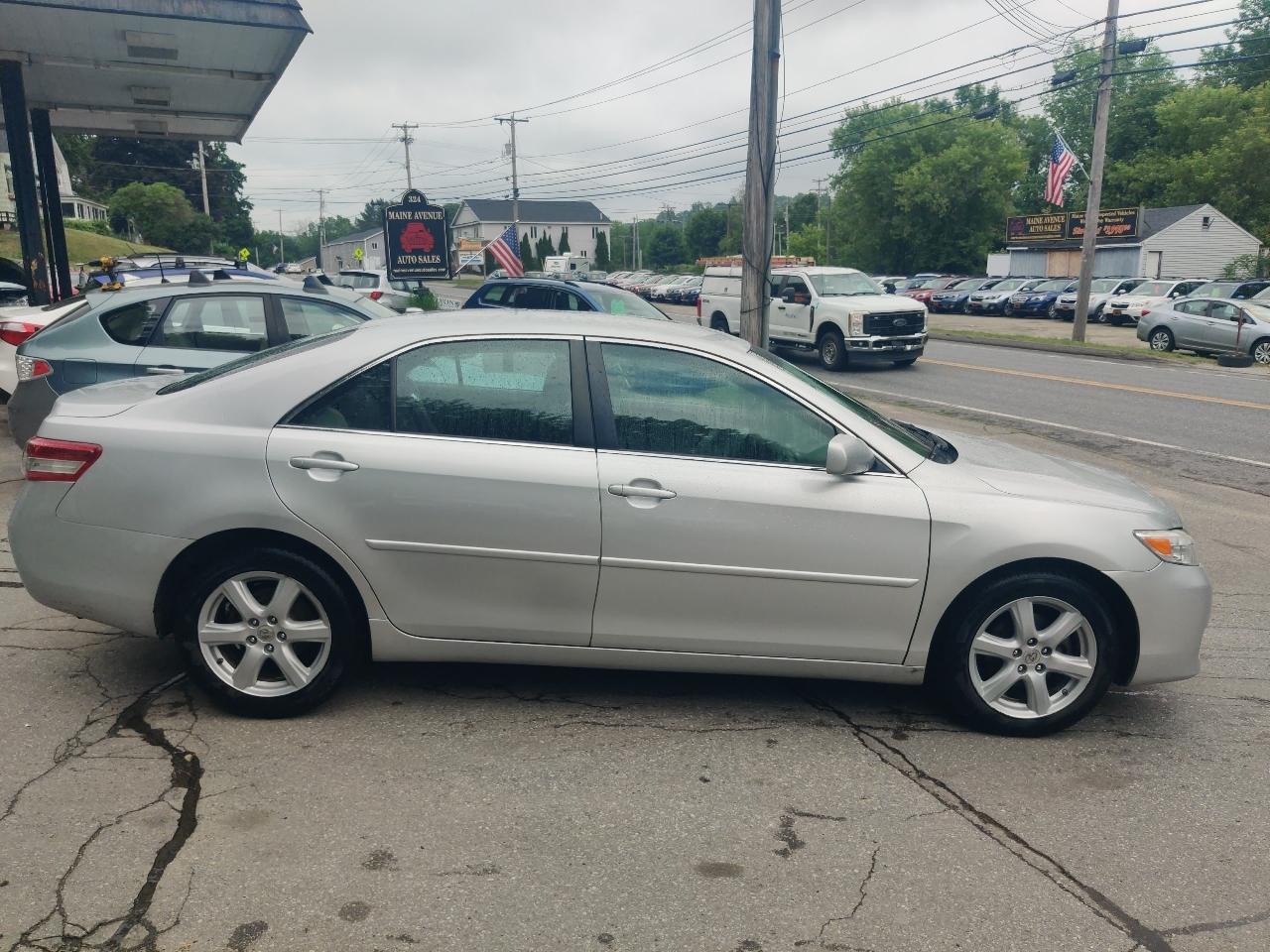 Toyota Camry LE 6-Spd AT 2010
