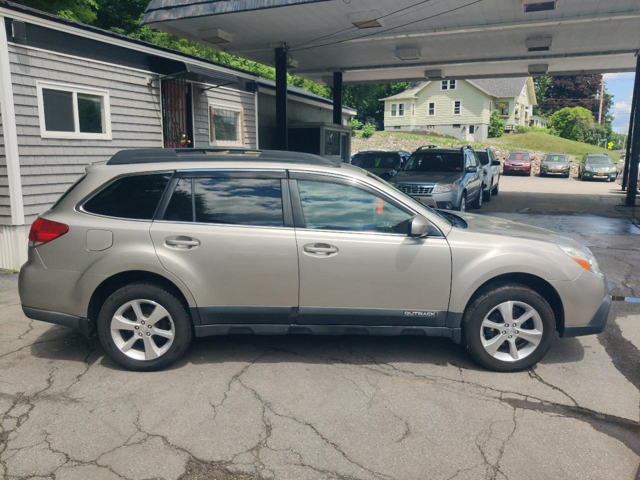 Subaru Outback 2.5i Limited 2014