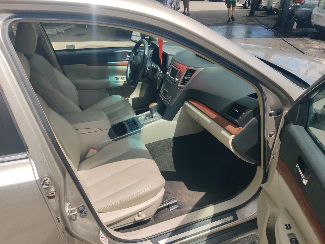 Subaru Outback 2.5i Limited 2014