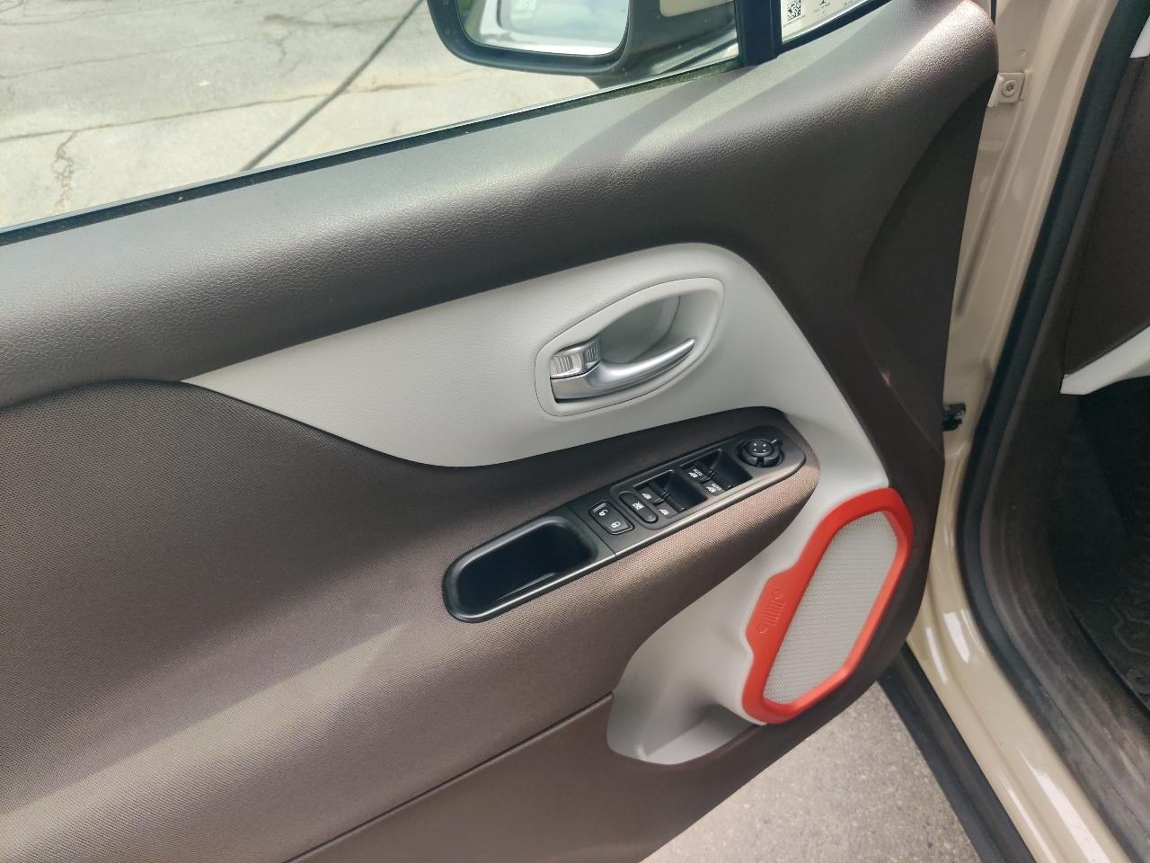 Jeep Renegade Latitude 4WD 2015