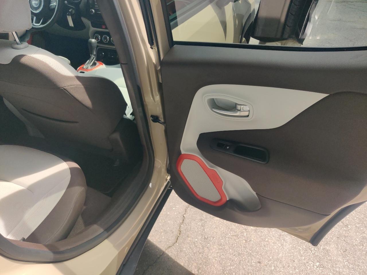 Jeep Renegade Latitude 4WD 2015