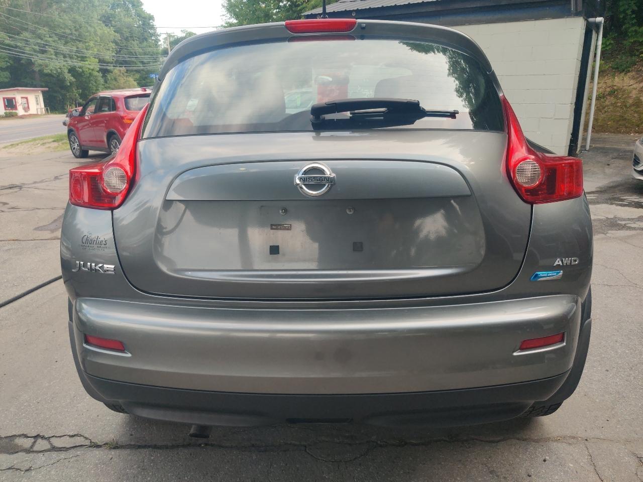 Nissan Juke S AWD 2012