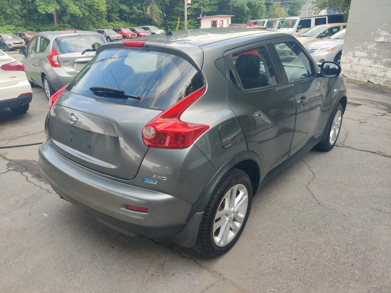 Nissan Juke S AWD 2012