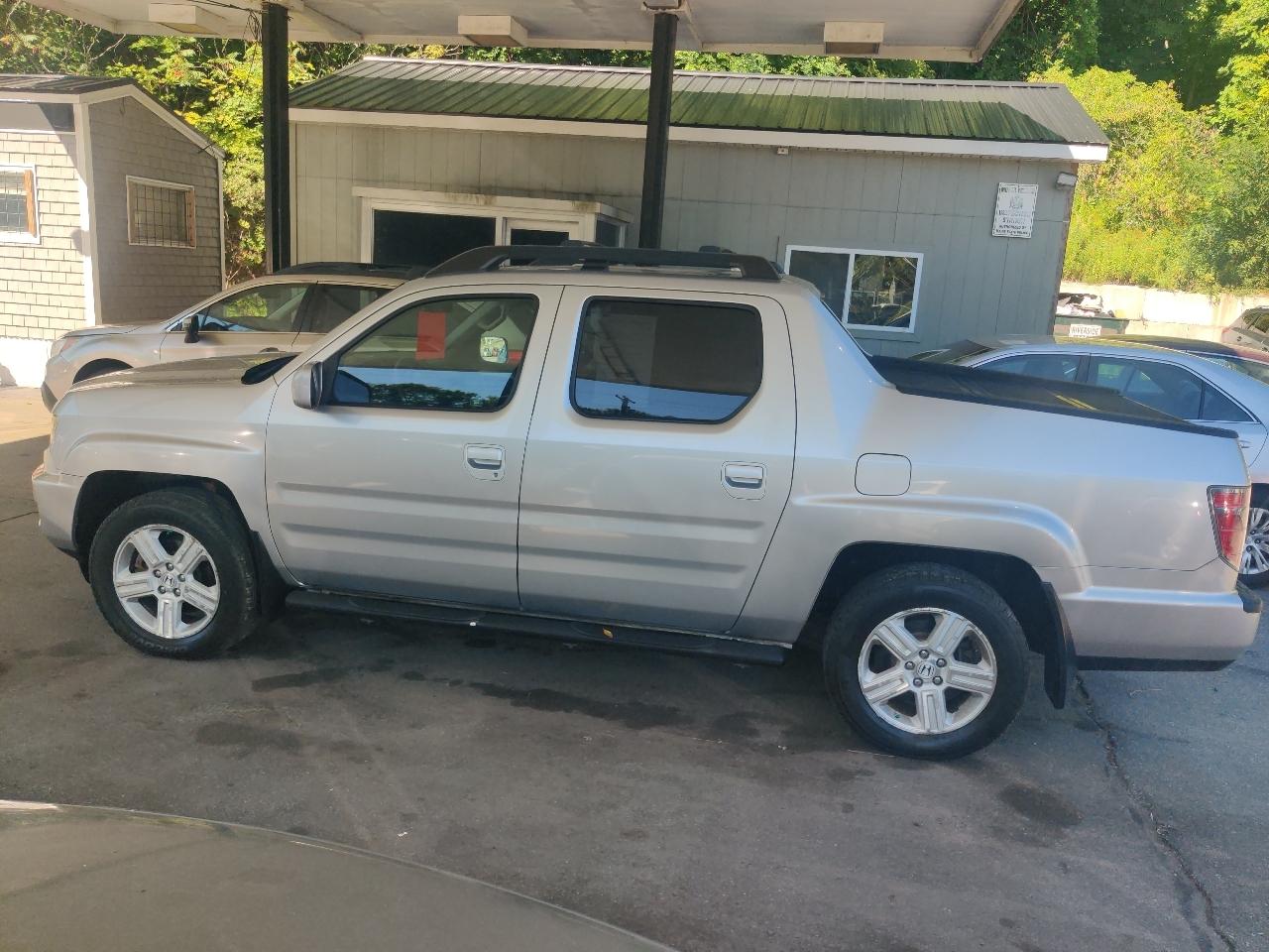 Honda Ridgeline RTL w/ Leather and Navigation 2012