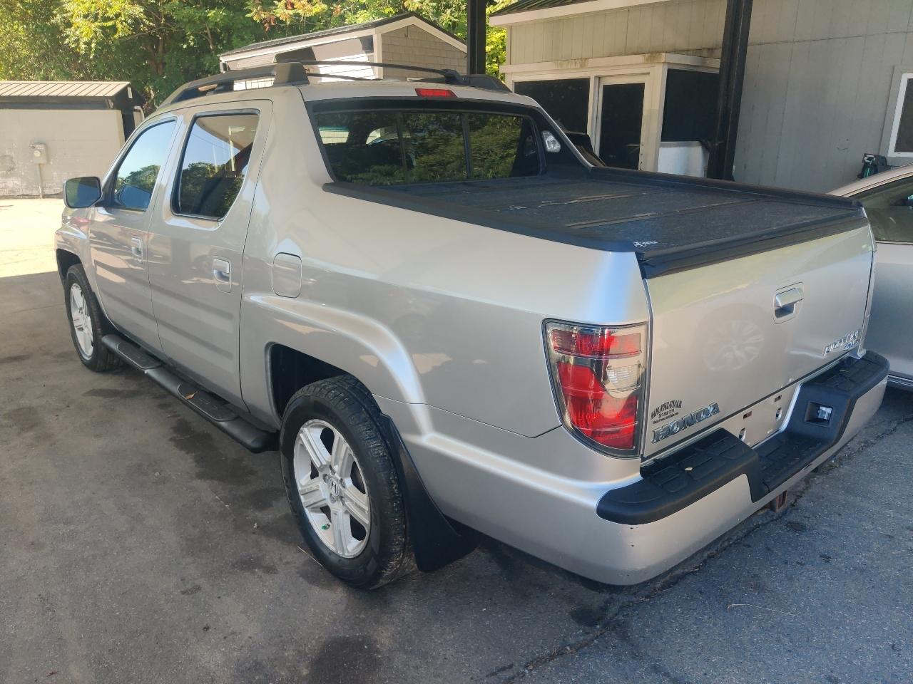 Honda Ridgeline RTL w/ Leather and Navigation 2012