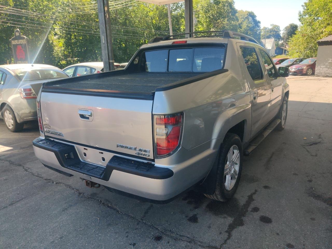 Honda Ridgeline RTL w/ Leather and Navigation 2012