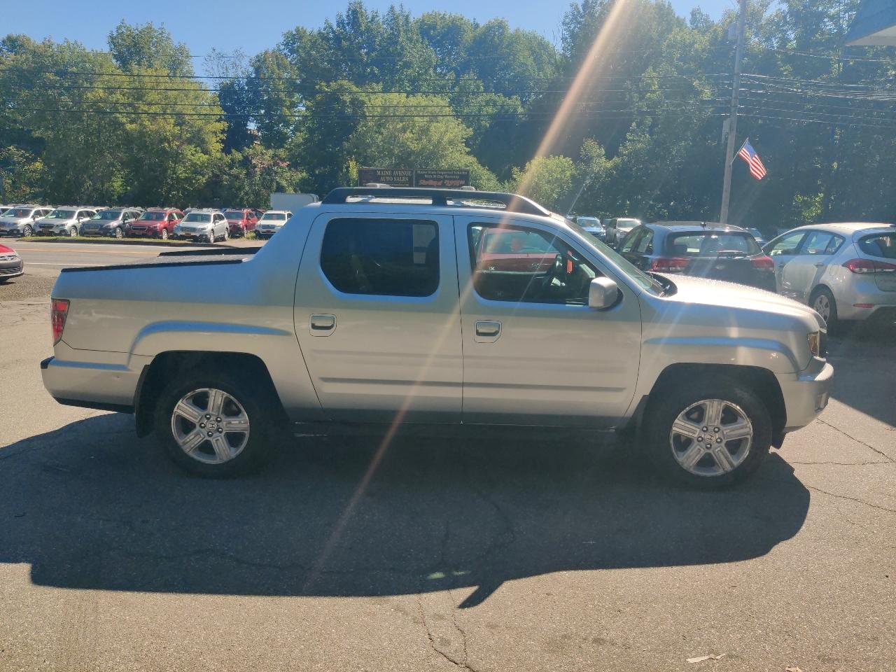 Honda Ridgeline RTL w/ Leather and Navigation 2012