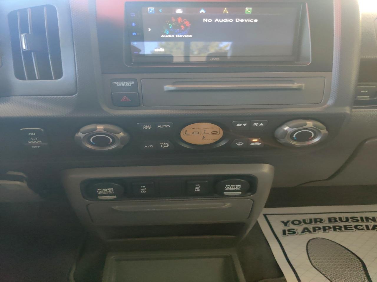 Honda Ridgeline RTL w/ Leather and Navigation 2012