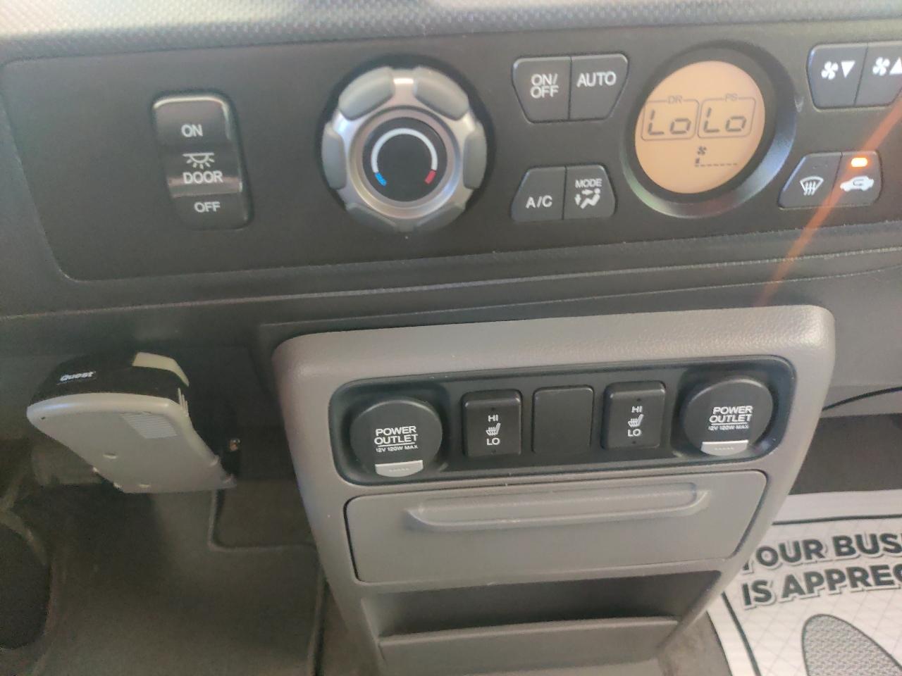 Honda Ridgeline RTL w/ Leather and Navigation 2012