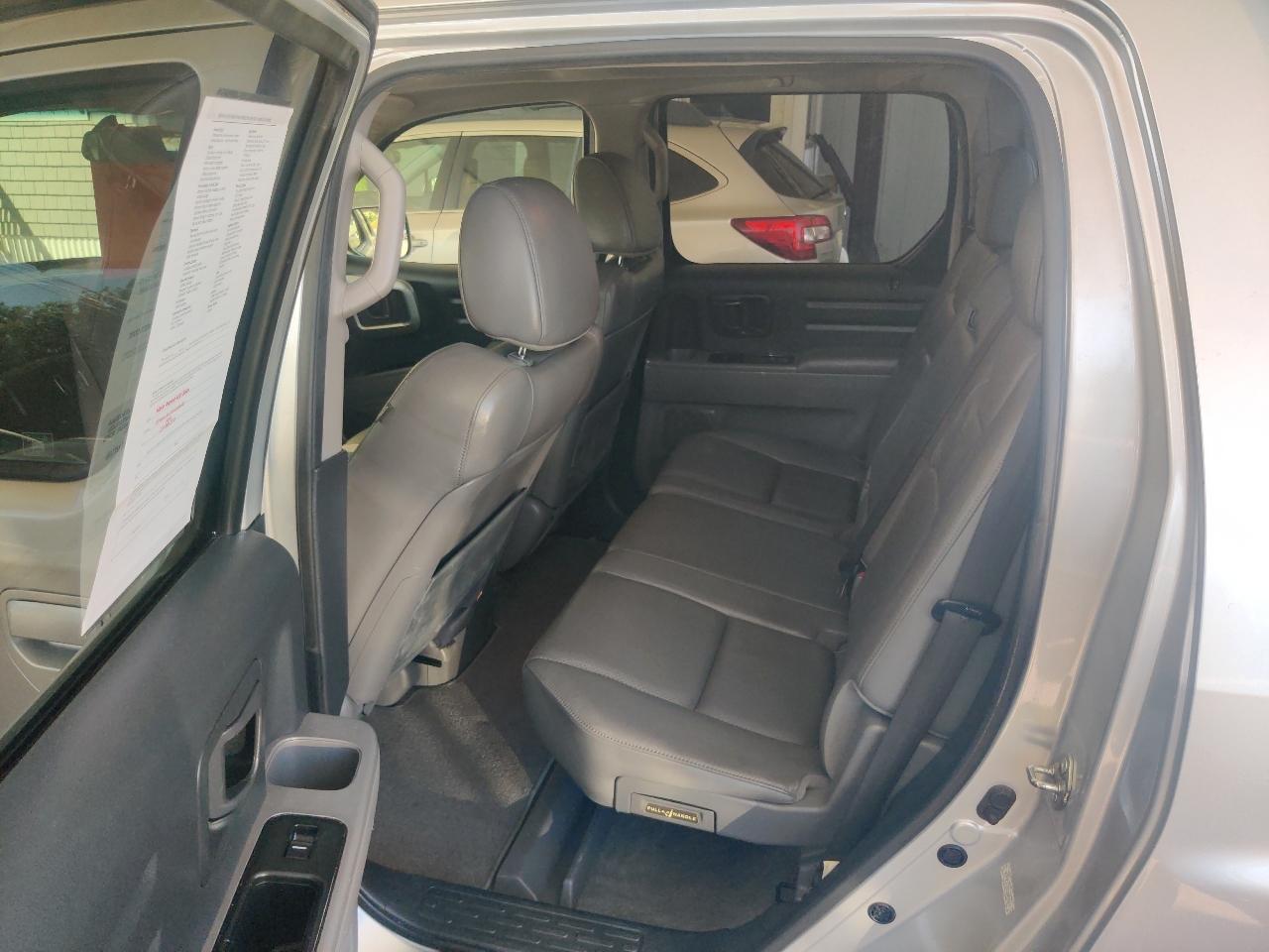 Honda Ridgeline RTL w/ Leather and Navigation 2012