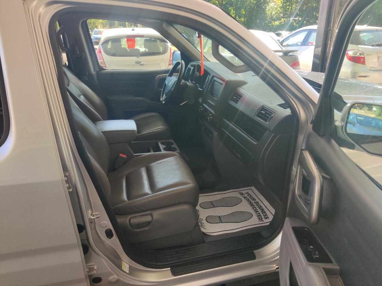 Honda Ridgeline RTL w/ Leather and Navigation 2012