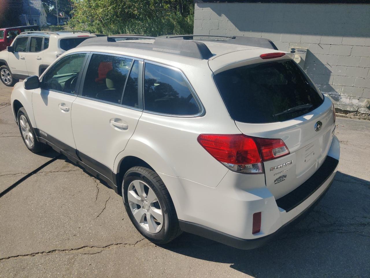 Subaru Outback 2.5i Premium 2012