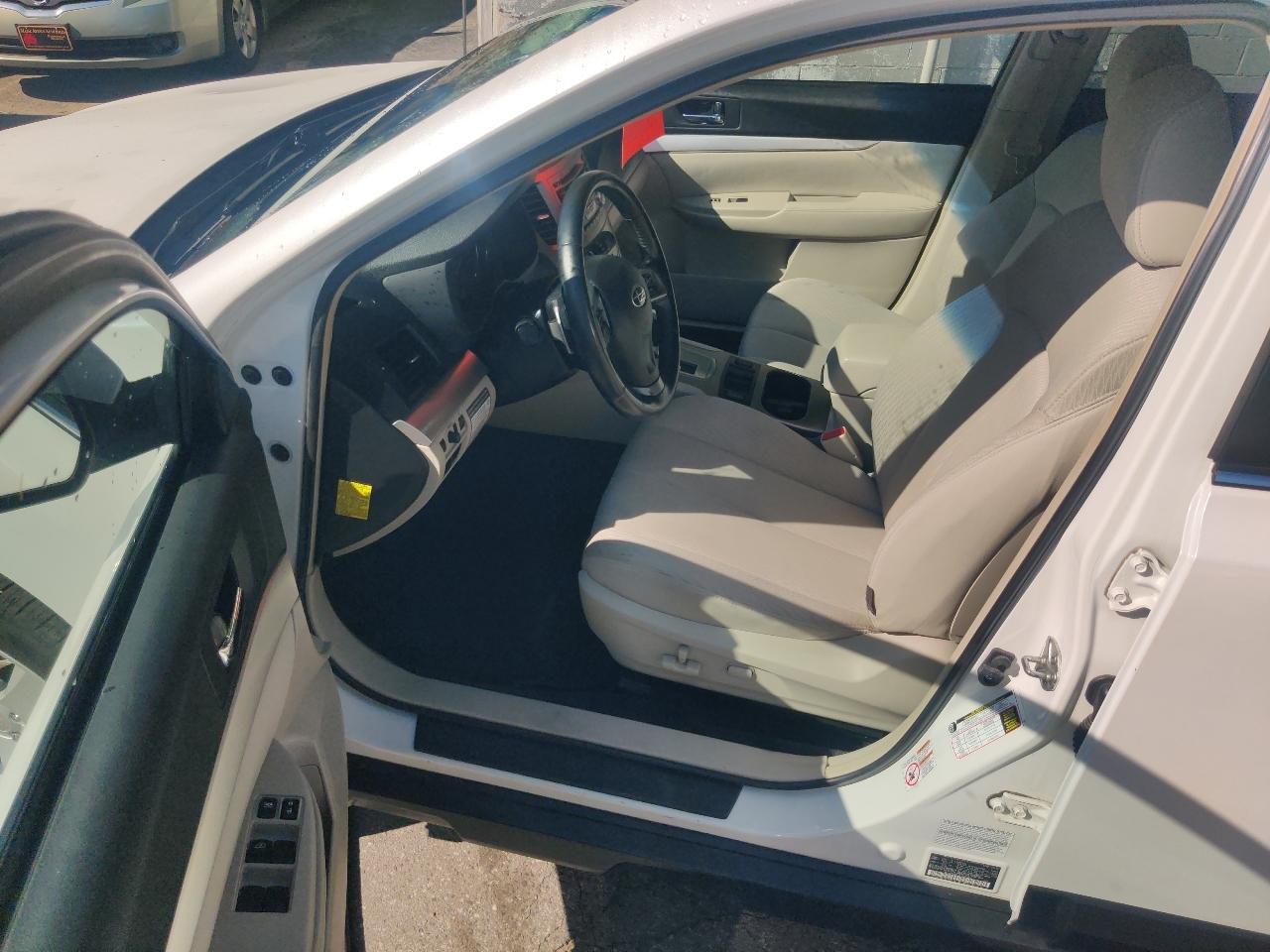 Subaru Outback 2.5i Premium 2012