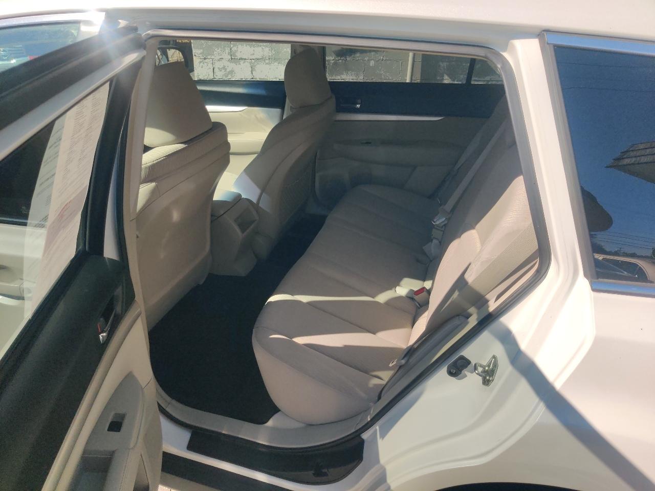 Subaru Outback 2.5i Premium 2012