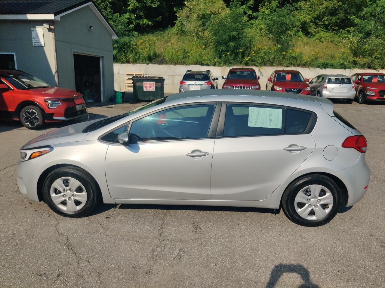 Kia Forte 5-Door LX 2017
